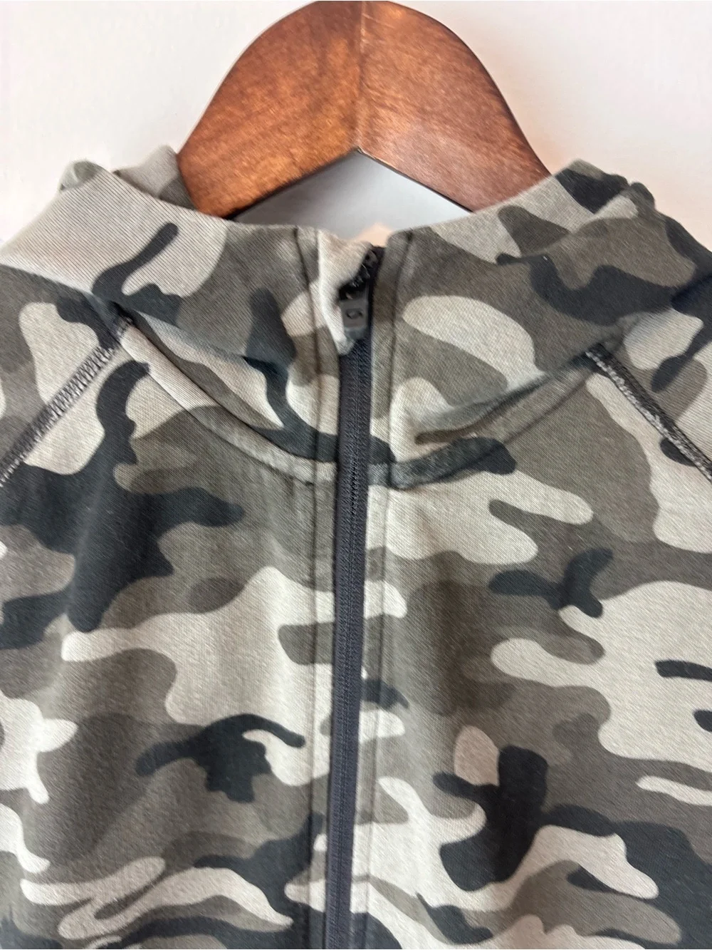 GapFit Boys’ Camo Full-Zip Hoodie Size L 10-11